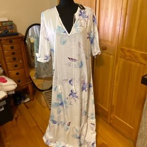 NORACORA Shift Dress